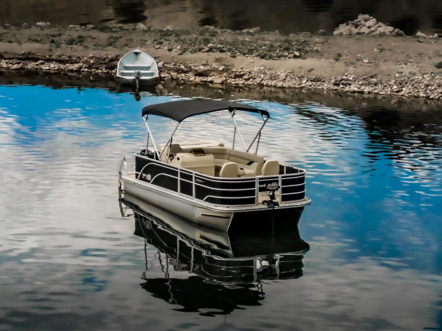 20′ SunCatcher V20C Full Day Panguitch Boat Rentals