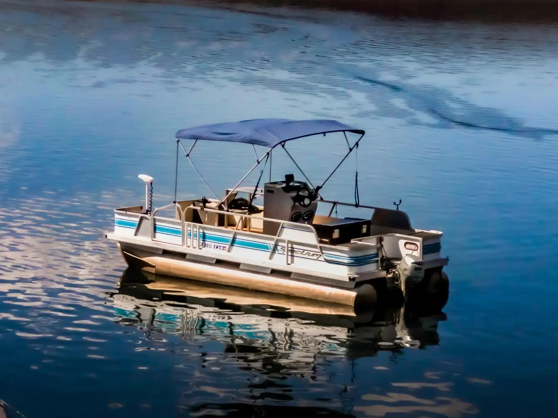 18 ft Spectrum Custom Center Pontoon Boat